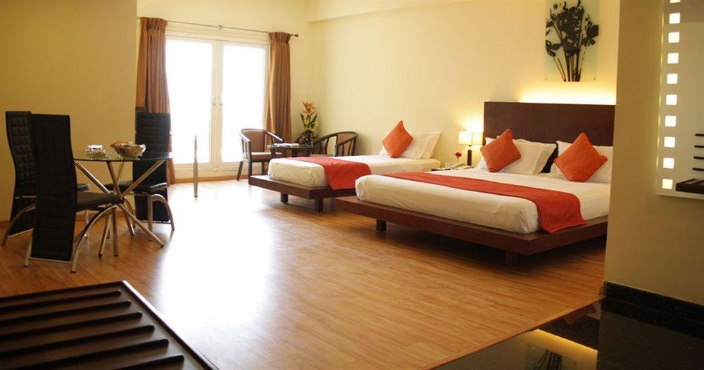 Hotel Atithi Pondicherry Exterior photo