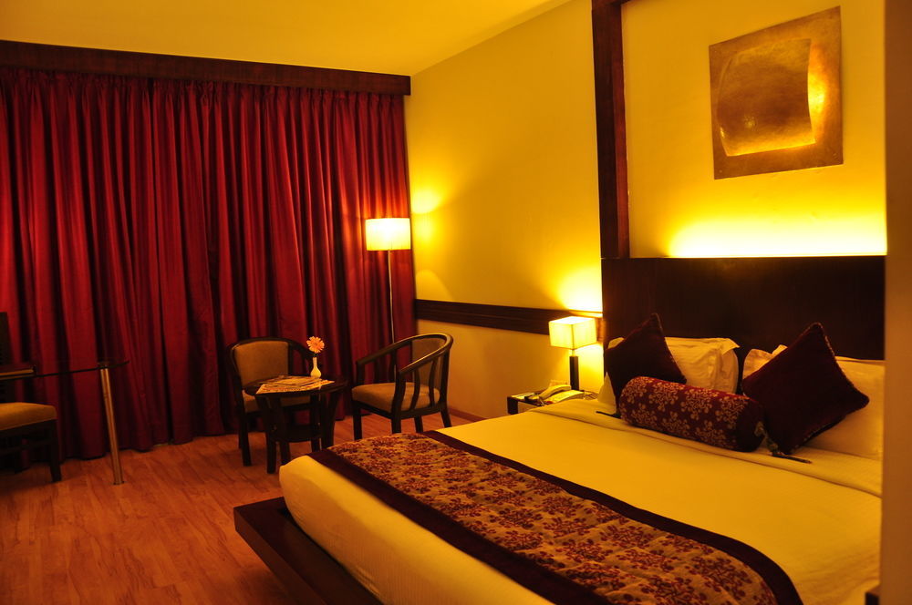 Hotel Atithi Pondicherry Exterior photo