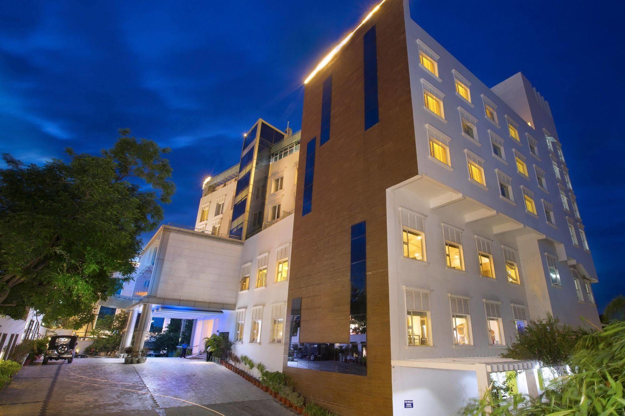 Hotel Atithi Pondicherry Exterior photo