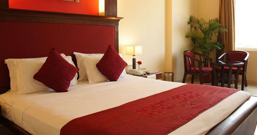 Hotel Atithi Pondicherry Exterior photo